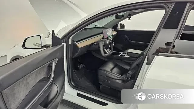 Tesla Model Y 2022 Белый из Кореи, фото 2