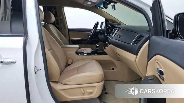 Kia The New Carnival 2019 Белый из Кореи, фото 2