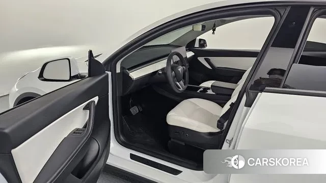 Tesla Model Y 2022 Белый из Кореи, фото 2