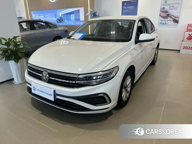 Volkswagen Bora 2024 Белый из Китая, фото 2