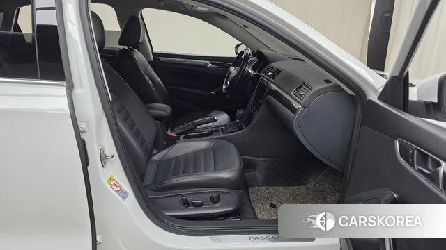 Volkswagen The New Passat 2018 Белый из Кореи, фото 2