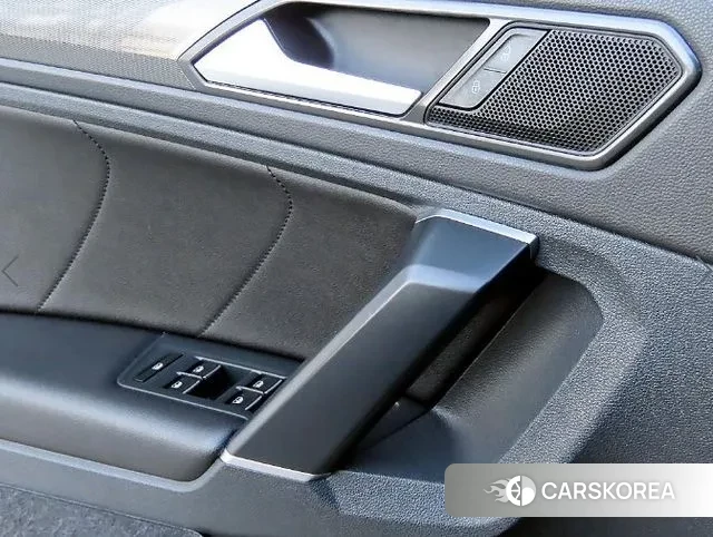 Volkswagen Tiguan second Generation 2018 Серый из Кореи, фото 2