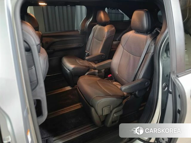 Toyota Sienna 4th Generation 2025 Серебряный из Кореи, фото 2