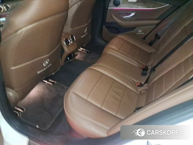 Mercedes-Benz E-Class W213 2022 Белый из Кореи, фото 2