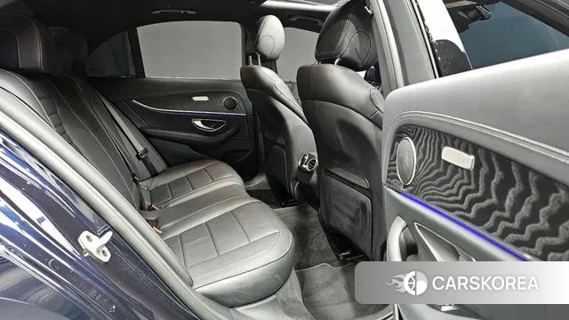 Mercedes-Benz E-Class W213 2023 Синий из Кореи, фото 2