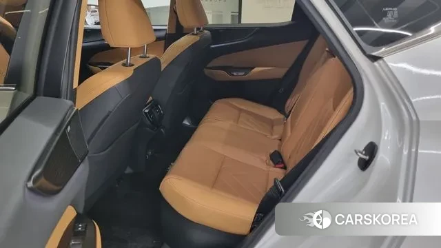 Lexus NX350h Second generation 2024 Белый из Кореи, фото 2