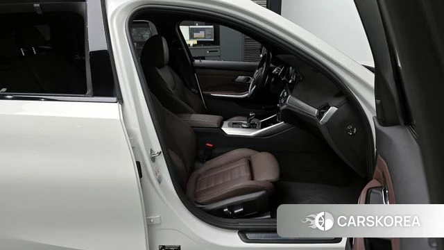 BMW 3 Series (G20) 2022 Белый из Кореи, фото 2