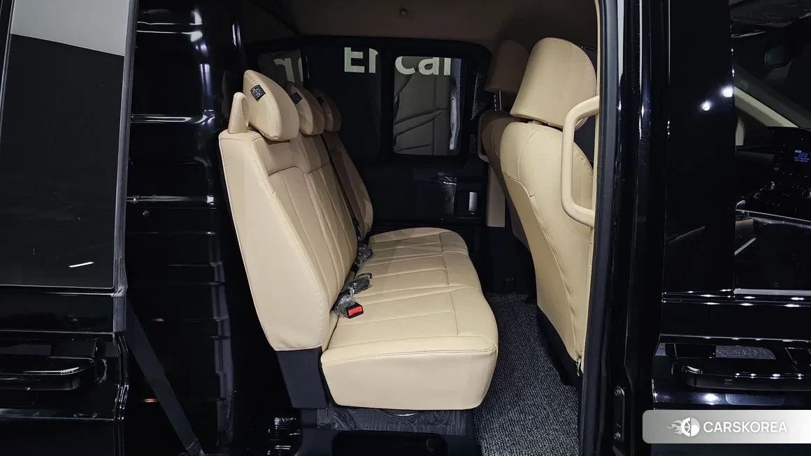 Hyundai Staria 2022 Черный из Кореи, фото 2