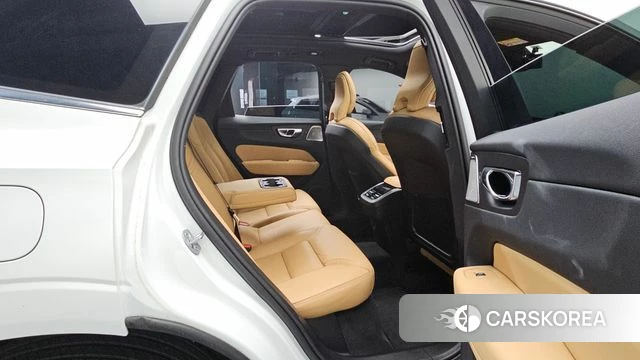Volvo XC60 second Generation 2025 Белый из Кореи, фото 2