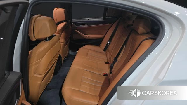 BMW 5 Series (G30) 2022 Белый из Кореи, фото 2