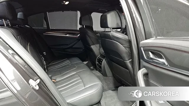 BMW 5 Series (G30) 2022 Серый из Кореи, фото 2