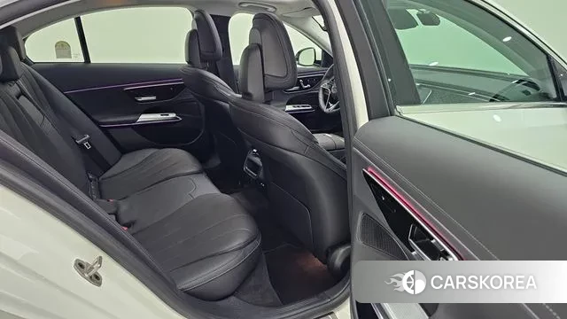 Mercedes-Benz E-Class W213 2024 Белый из Кореи, фото 2