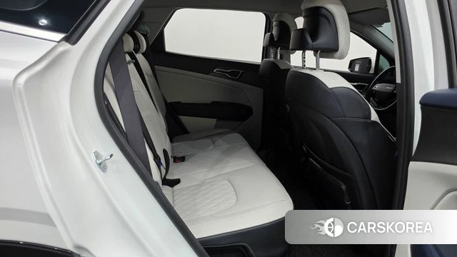Kia The New Sportage 5th Generation Hybrid 2025 Белый из Кореи, фото 2