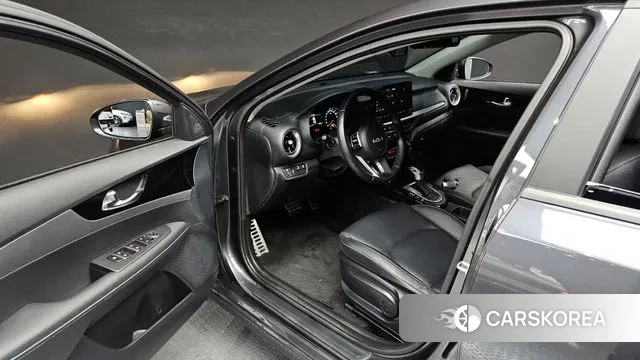 Kia The New K3 2nd generation 2023 Серый из Кореи, фото 2