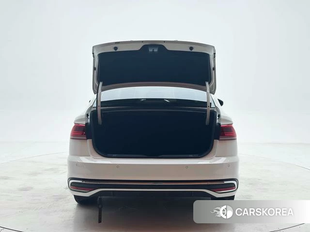 Volkswagen Bora 2022 Белый из Китая, фото 2