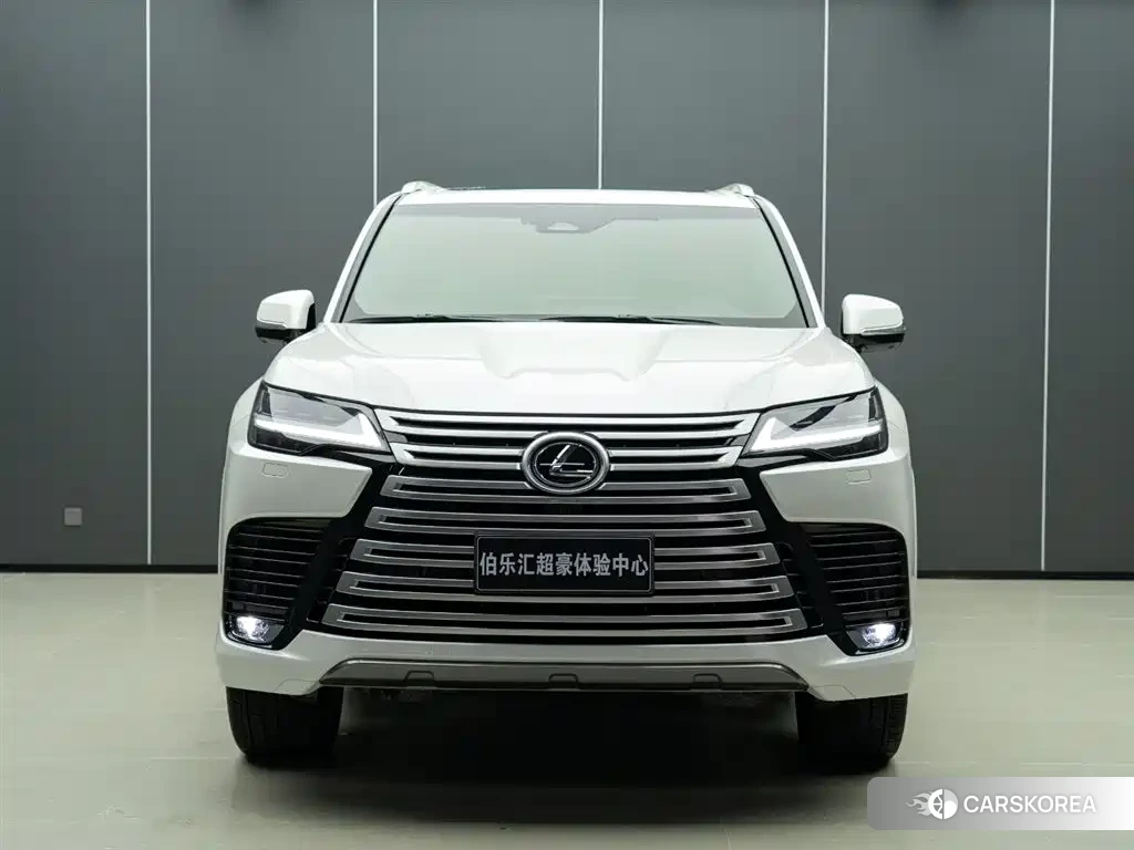 Lexus LX 2026 Белый из Китая, фото 3