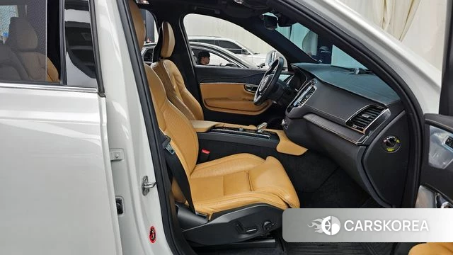 Volvo XC90 second Generation 2022 Белый из Кореи, фото 2