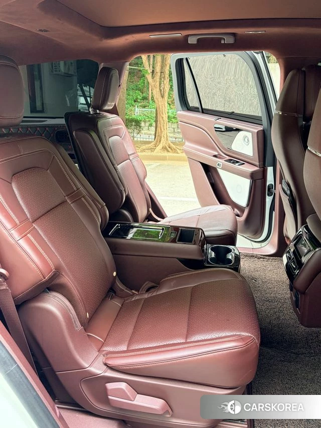 Lincoln Aviator 2nd generation 2021 Белый из Кореи, фото 2