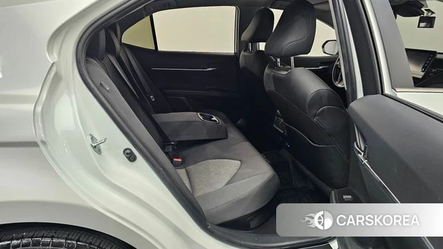 Toyota Camry (XV70) 2023 Белый из Кореи, фото 2