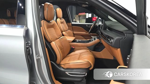 Lincoln Aviator 2nd generation 2020 Серебристо-серый из Кореи, фото 2