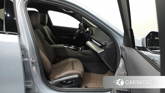 BMW 5 Series (G60) id 3896697 из Кореи 2