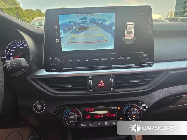 Kia The New K3 2nd generation 2022 Белый из Кореи, фото 2