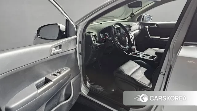 Kia Sportage The Bold 2021 Серебристо-серый из Кореи, фото 2