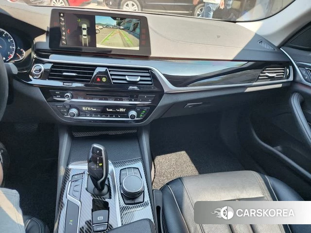 BMW 5 Series (G30) 2018 Белый из Кореи, фото 2