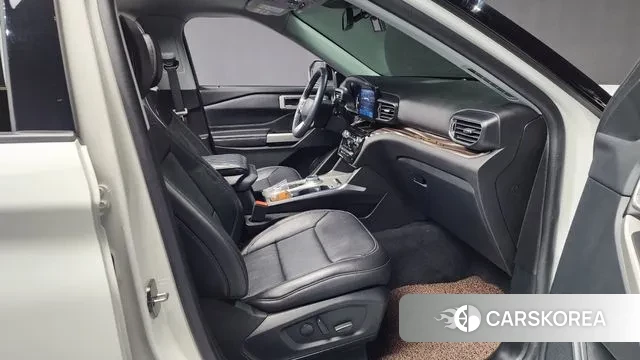 Ford Explorer 6th Generation 2023 Белый из Кореи, фото 2