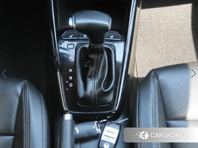 Kia Stonic 2018 Белый из Кореи, фото 2
