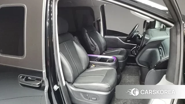 Hyundai Staria 2022 Черный из Кореи, фото 2