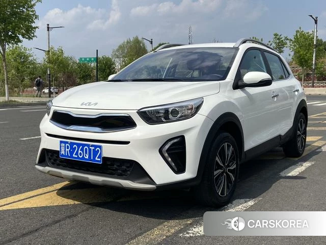 Kia Yi Ran 2021 Белый из Китая, фото 2