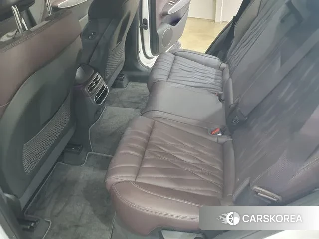 Genesis GV70 2023 Белый из Кореи, фото 2