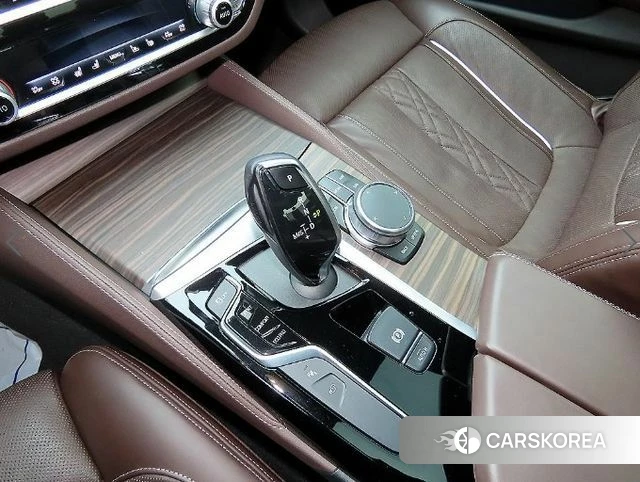 BMW 5 Series (G30) 2019 Серый из Кореи, фото 2