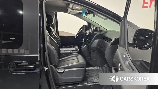 Hyundai Staria 2022 Черный из Кореи, фото 2