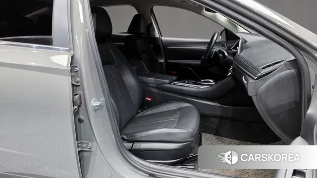 Hyundai Sonata (DN8) 2019 Серебристо-серый из Кореи, фото 2