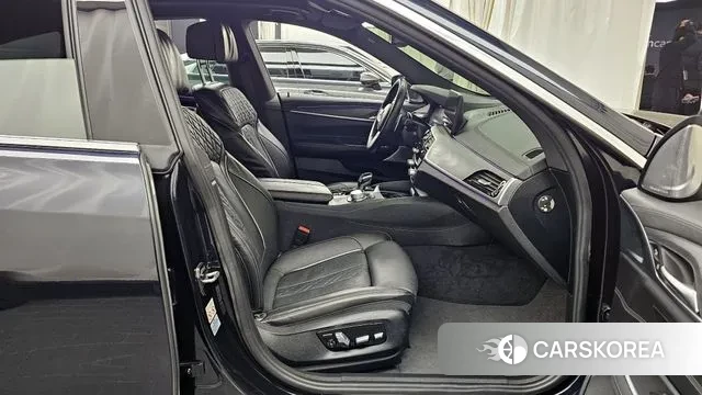 BMW 6 Series GT (G32) 2022 Черный из Кореи, фото 2