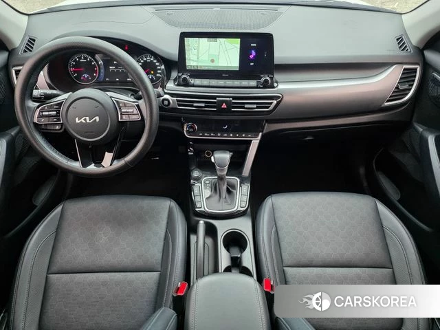 Kia Seltos 2022 Белый из Кореи, фото 2