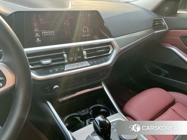 BMW 3 series 2022 Белый из Китая, фото 2