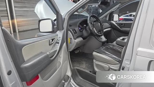 Hyundai The New Grand Starex 2019 Серебристо-серый из Кореи, фото 2