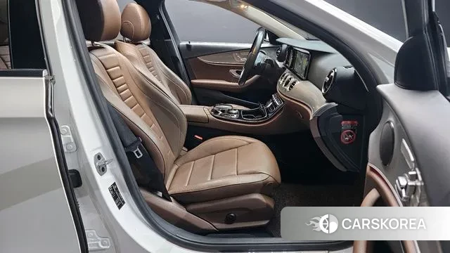 Mercedes-Benz E-Class W213 2019 Белый из Кореи, фото 2
