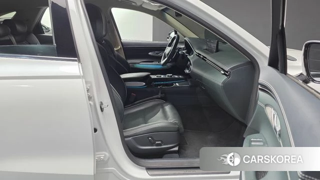 Genesis Electrified GV70 2022 Белый из Кореи, фото 2