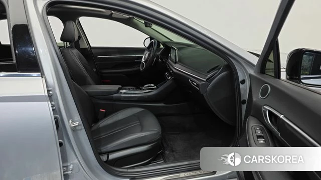 Hyundai Sonata (DN8) 2022 Серебристо-серый из Кореи, фото 2