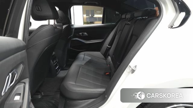 BMW 3 Series (G20) 2025 Белый из Кореи, фото 2
