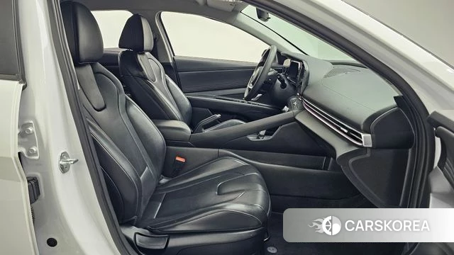 Hyundai The New Avante (CN7) 2023 Белый из Кореи, фото 2