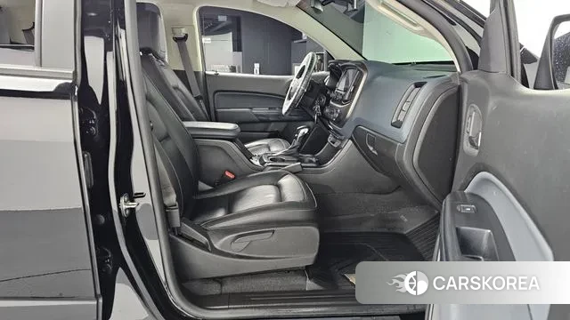 Chevrolet (GM Daewoo) Real New Colorado 2022 Черный из Кореи, фото 2