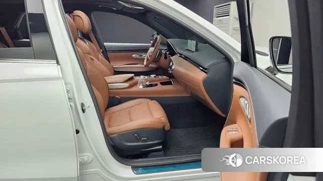 Genesis GV70 2021 Белый из Кореи, фото 2