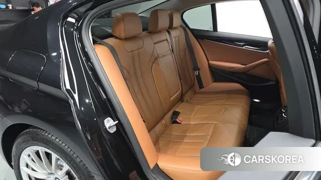 BMW 5 Series (G30) 2020 Черный из Кореи, фото 2