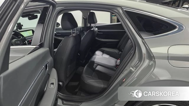 Hyundai Sonata (DN8) 2022 Серебристо-серый из Кореи, фото 2