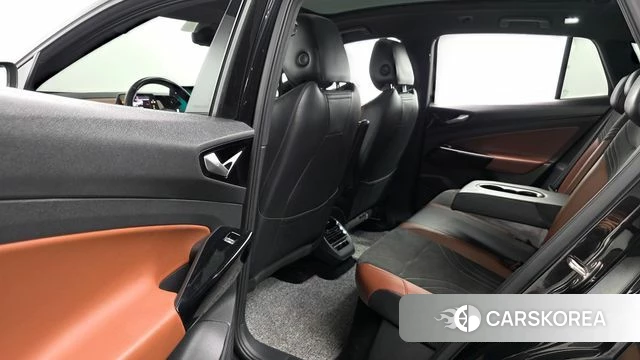 Volkswagen ID.4 2023 Черный из Кореи, фото 2